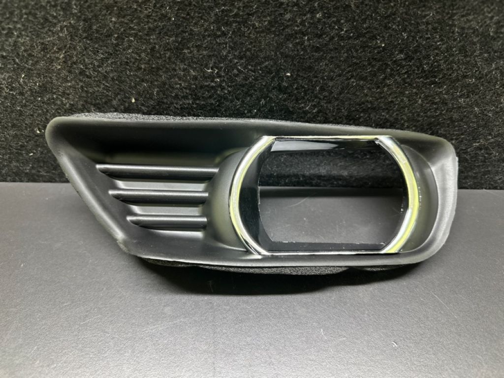 52127-33040 | Накладка противотуманной фары прав. TOYOTA CAMRY 40 06-11 - Фото 2