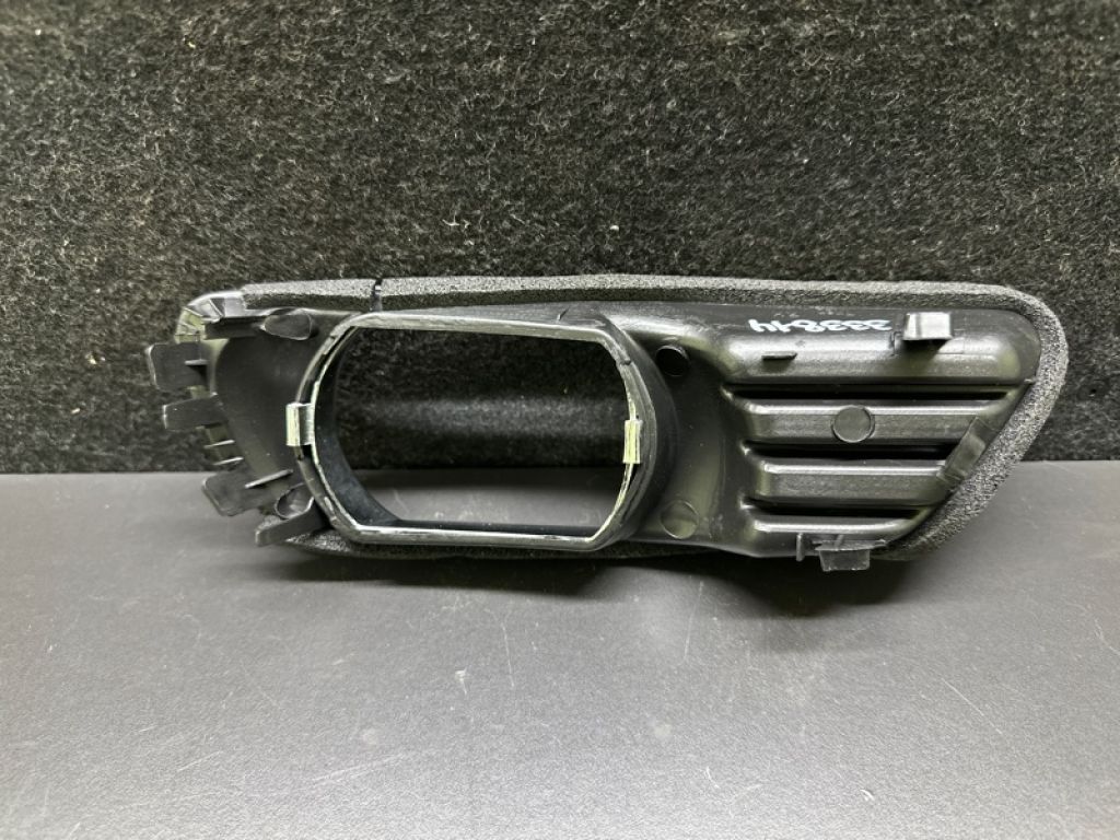 52127-33040 | Накладка противотуманной фары прав. TOYOTA CAMRY 40 06-11 - Фото 3