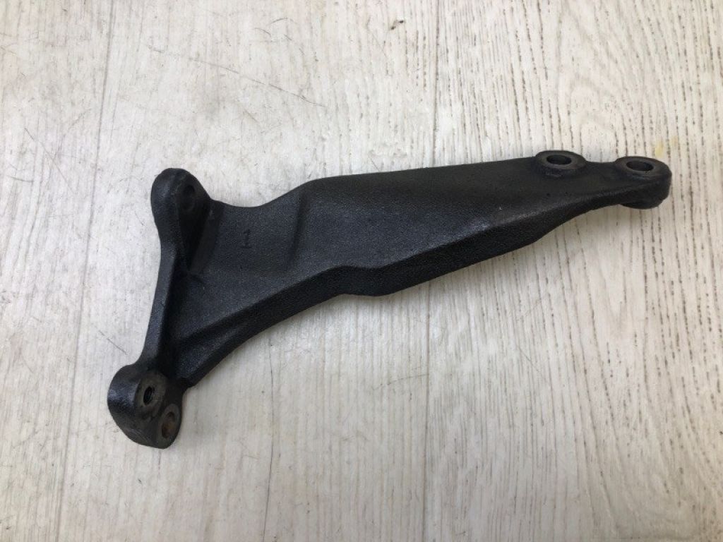 3311814050 | Кронштейн КПП прав. TOYOTA SUPRA 86-92 - Фото 2