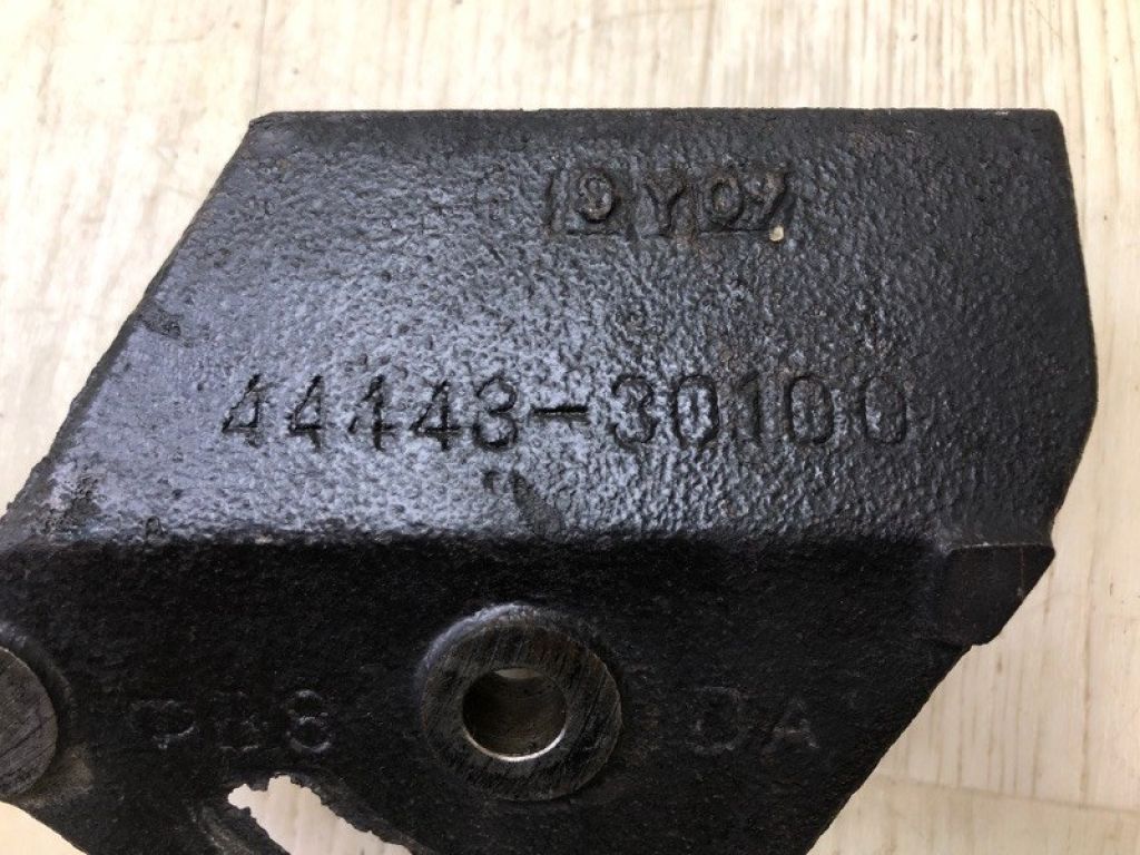 4444314010 | Кронштейн насоса гідропідсилювача керма TOYOTA SUPRA 86-92 - Фото 7