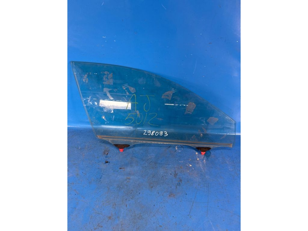 68101-06080 | Скло дверей передн. прав. TOYOTA CAMRY 40 06-11