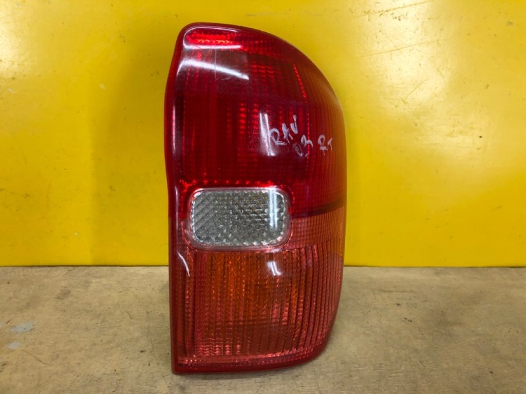 8155142060 | Фонарь наружный прав. TOYOTA RAV4 00-05