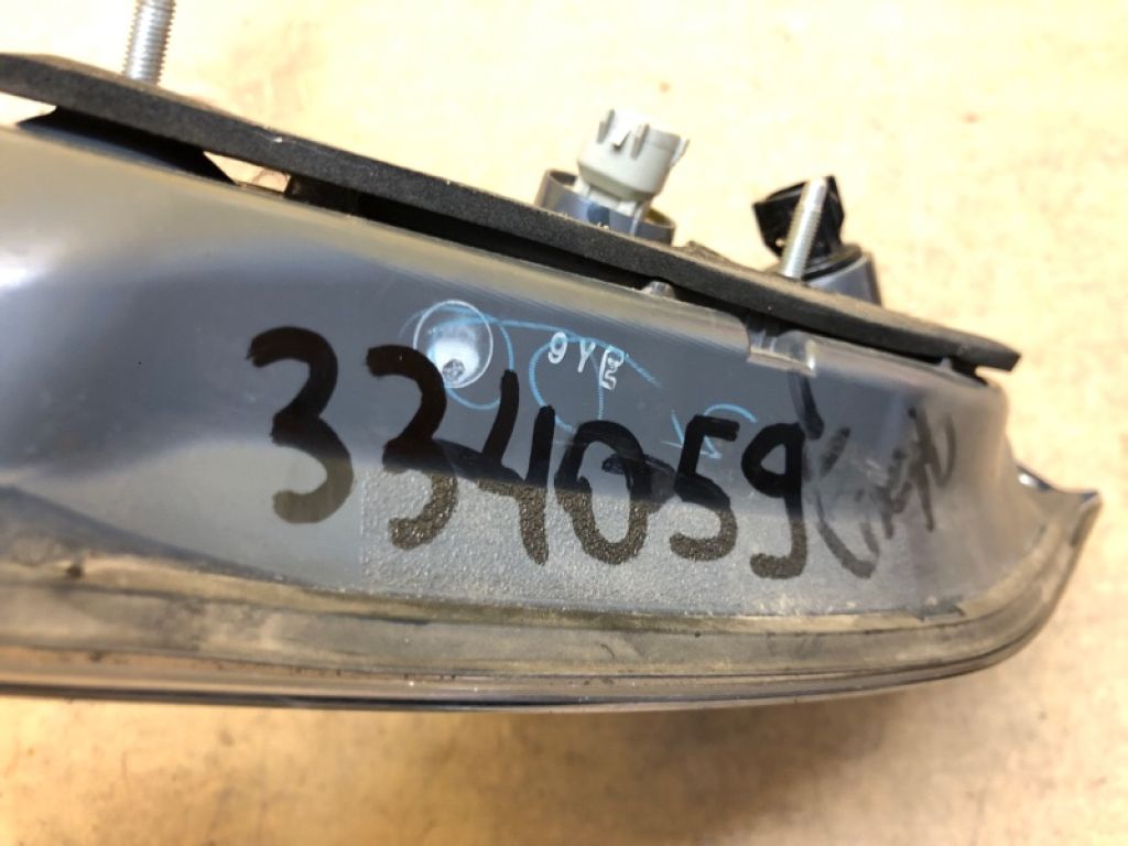 81581-48120 | Ліхтар внутрішній прав. LEXUS RX350/450 09-15 - Фото 2