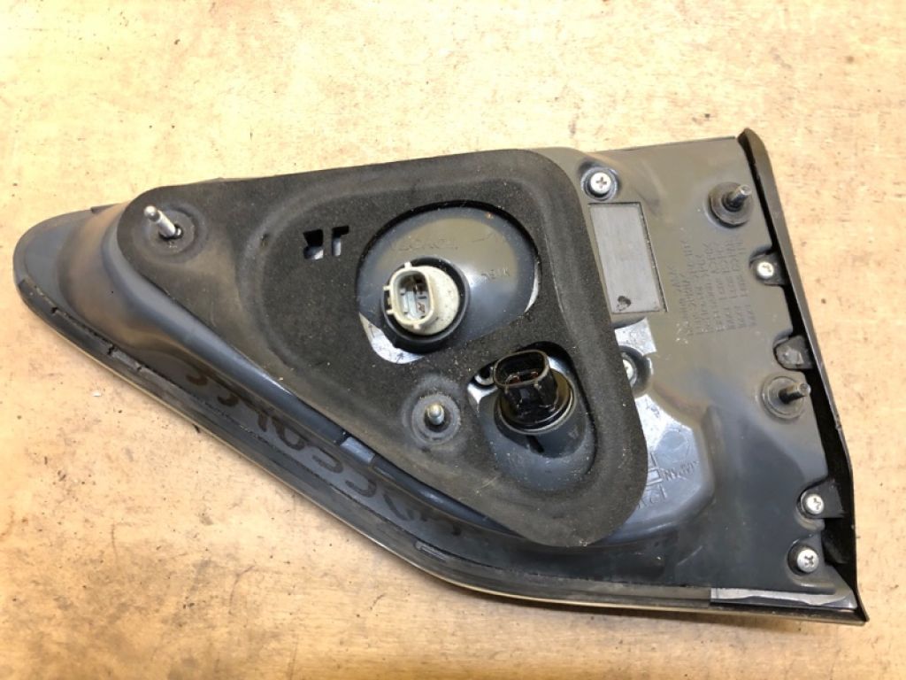 81581-48120 | Ліхтар внутрішній прав. LEXUS RX350/450 09-15 - Фото 3