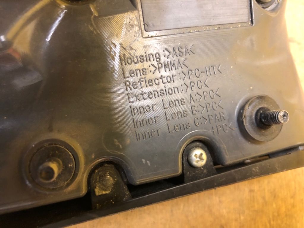 81581-48120 | Ліхтар внутрішній прав. LEXUS RX350/450 09-15 - Фото 4