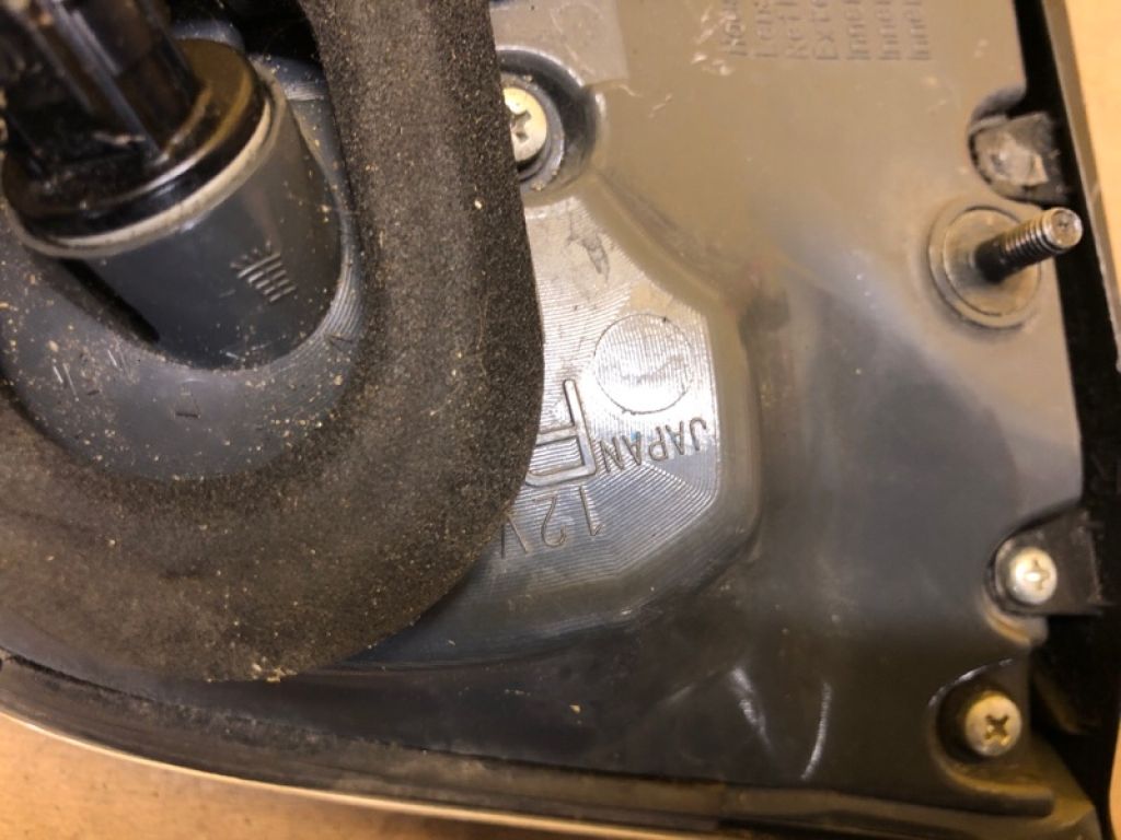 81581-48120 | Ліхтар внутрішній прав. LEXUS RX350/450 09-15 - Фото 5