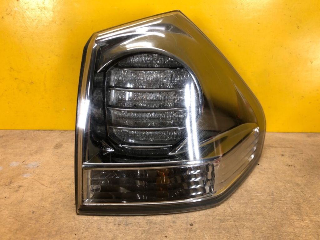 8155148100 | Фонарь наружный прав. LEXUS RX300/330/350/400 03-09
