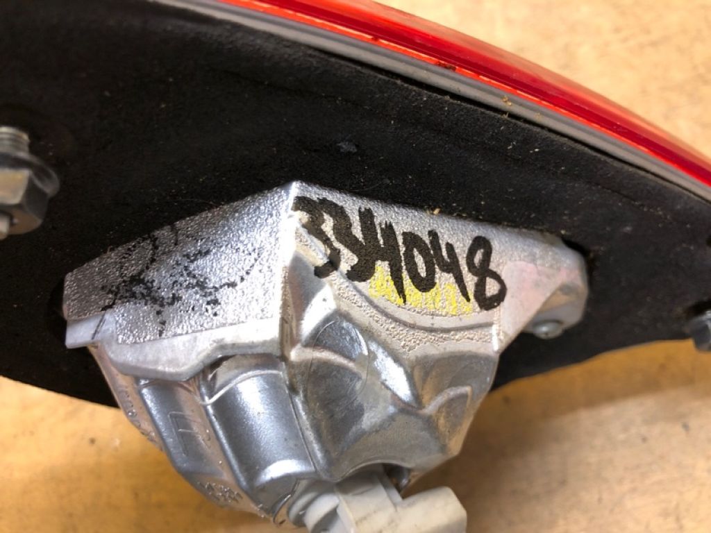 8158112180 | Ліхтар внутрішній прав. TOYOTA COROLLA 150 06-13 - Фото 2