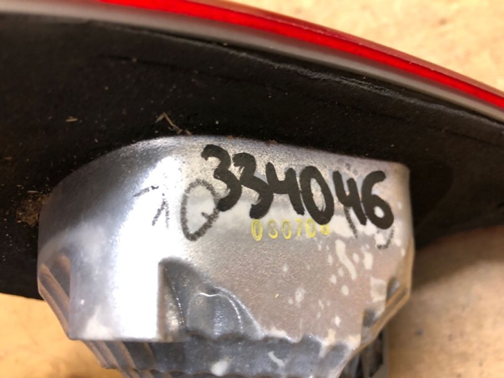 81580-02190 | Ліхтар внутрішній прав. TOYOTA COROLLA 150 06-13 - Фото 2