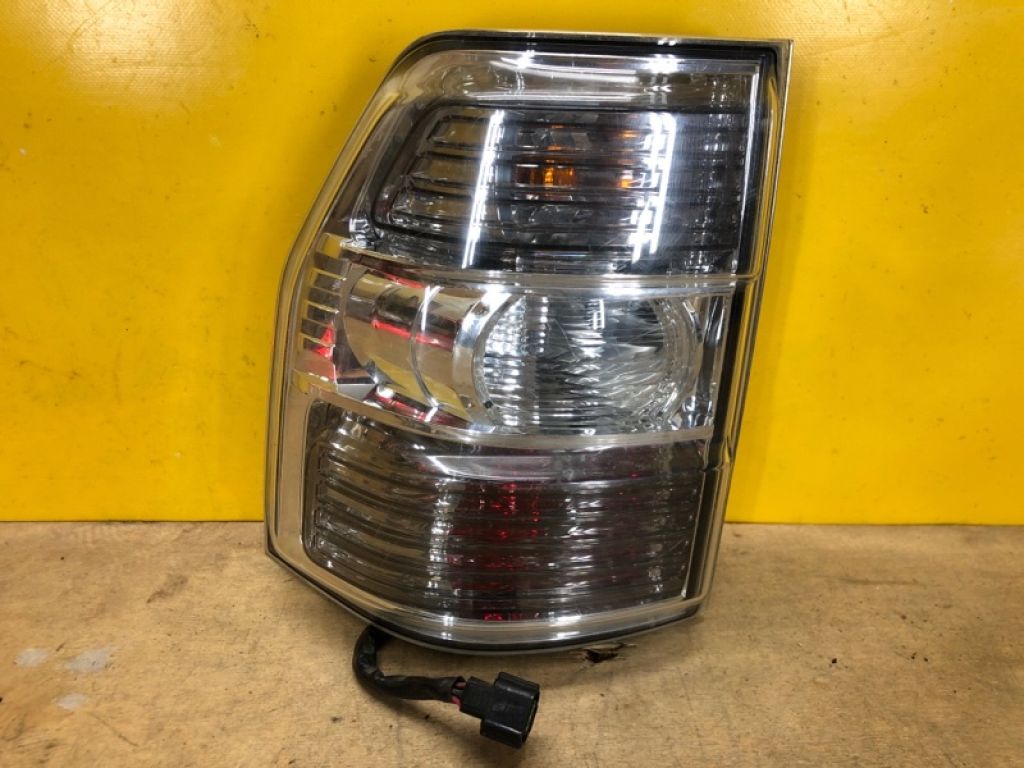 8330A093 | Фонарь наружный лев. MITSUBISHI PAJERO 06-21