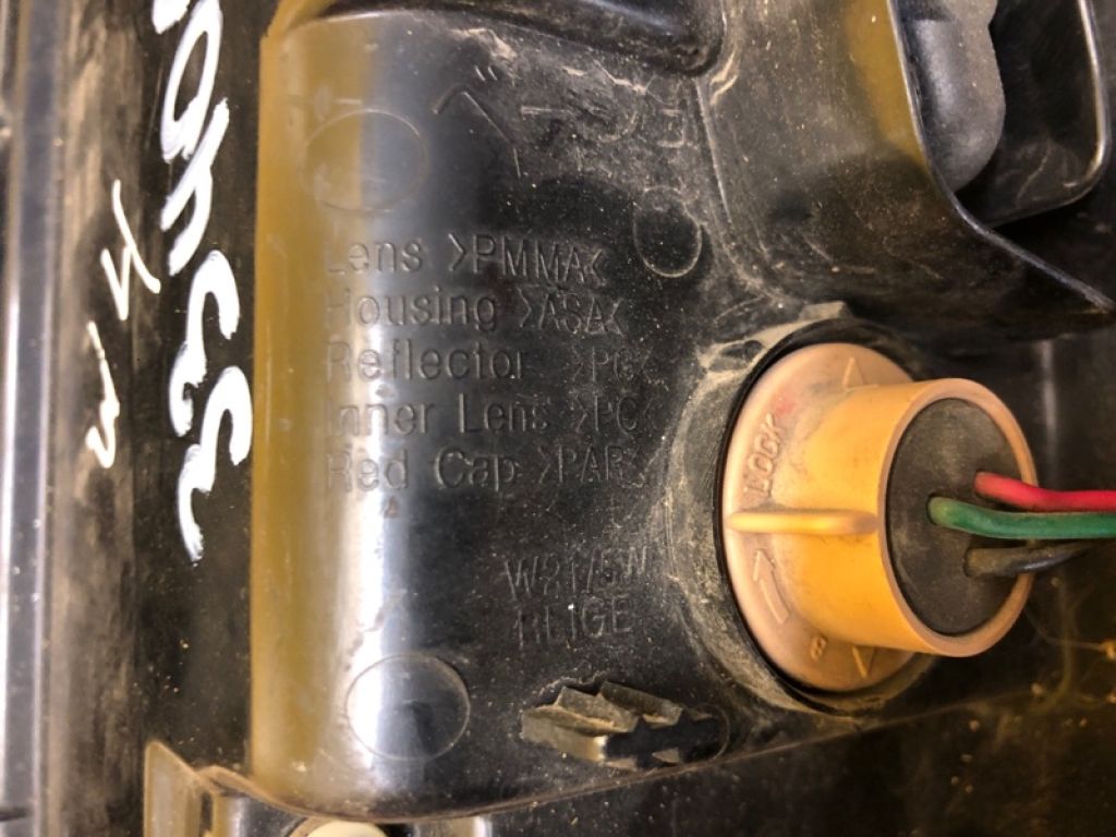 8330A093 | Фонарь наружный лев. MITSUBISHI PAJERO 06-21 - Фото 6