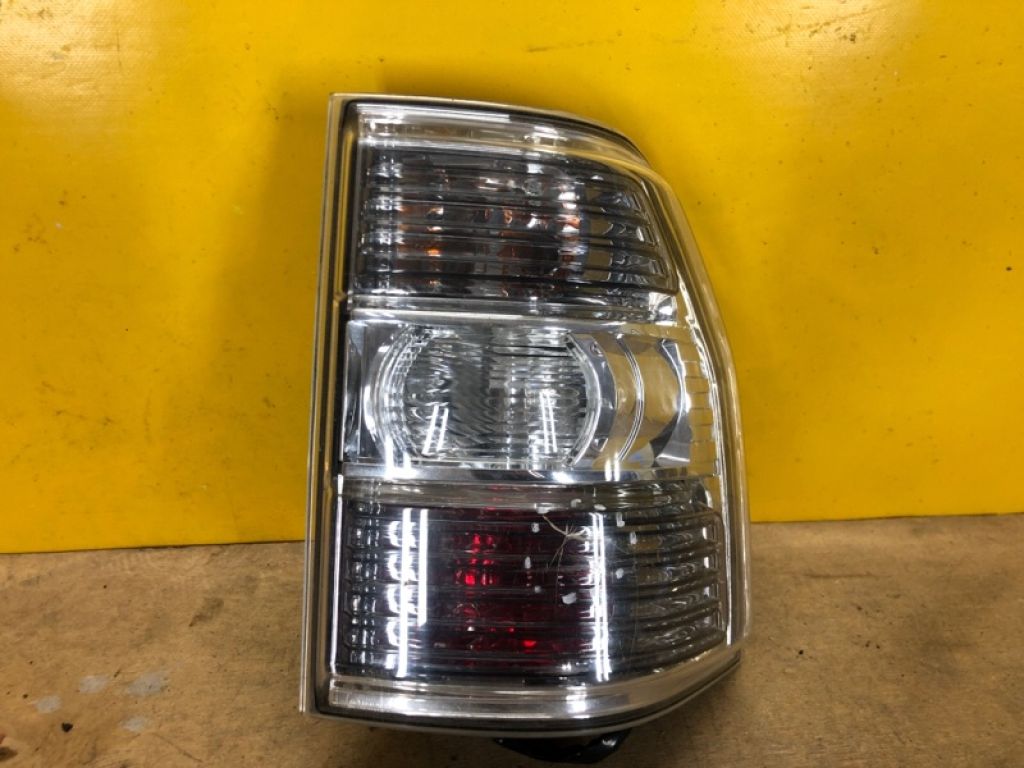 8330A094 | Фонарь наружный прав. MITSUBISHI PAJERO 06-21