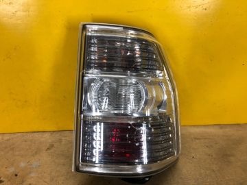 Фонарь наружный прав. MITSUBISHI PAJERO 06-21