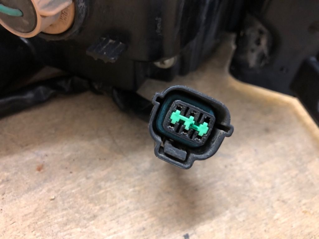 8330A094 | Фонарь наружный прав. MITSUBISHI PAJERO 06-21 - Фото 7