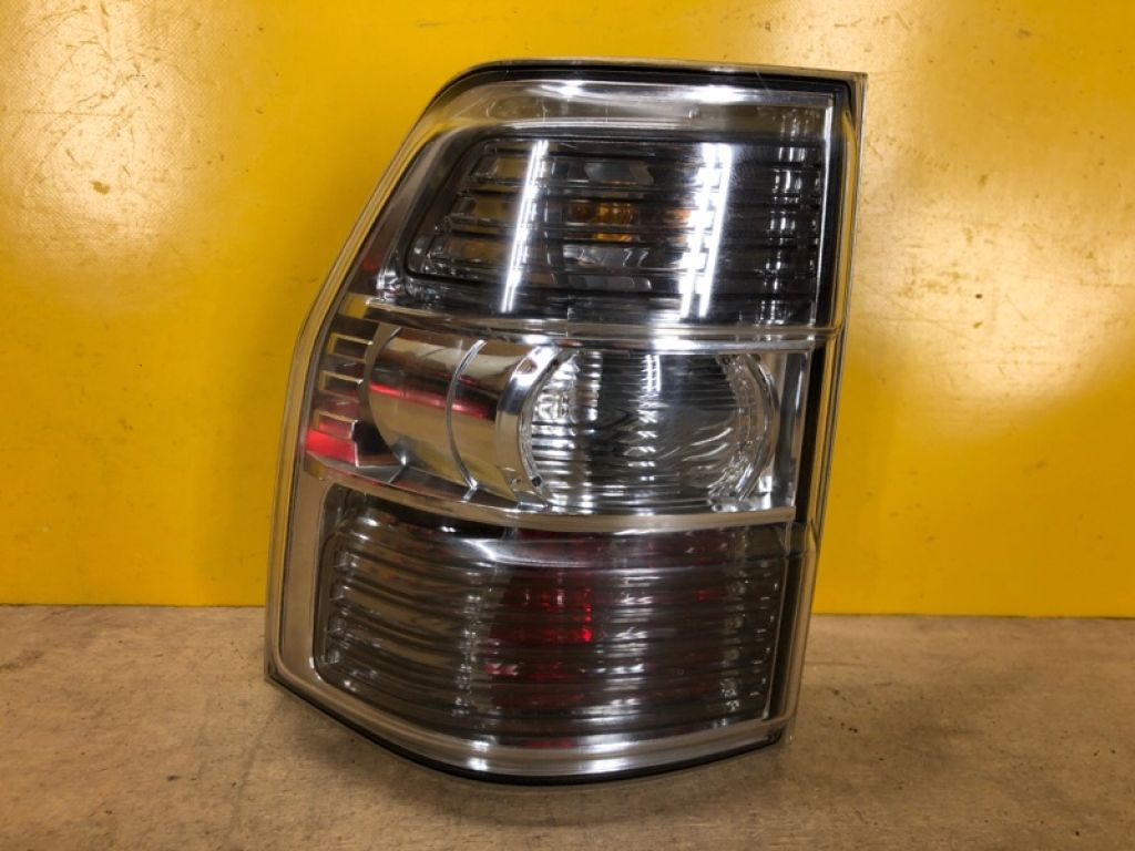 8330A093 | Фонарь наружный лев. MITSUBISHI PAJERO 06-21