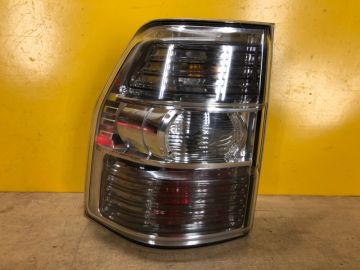 Фонарь наружный лев. MITSUBISHI PAJERO 06-21