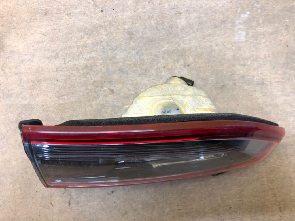 GHK1-51-3F0B | Ліхтар внутрішній прав. MAZDA 6 GJ 12- - Фото 5