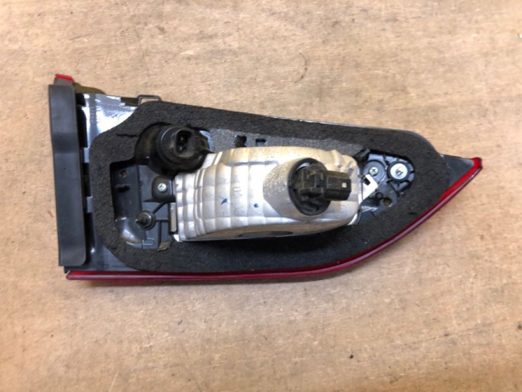 GHK1-51-3F0B | Фонарь внутренний прав. MAZDA 6 GJ 12- - Фото 4