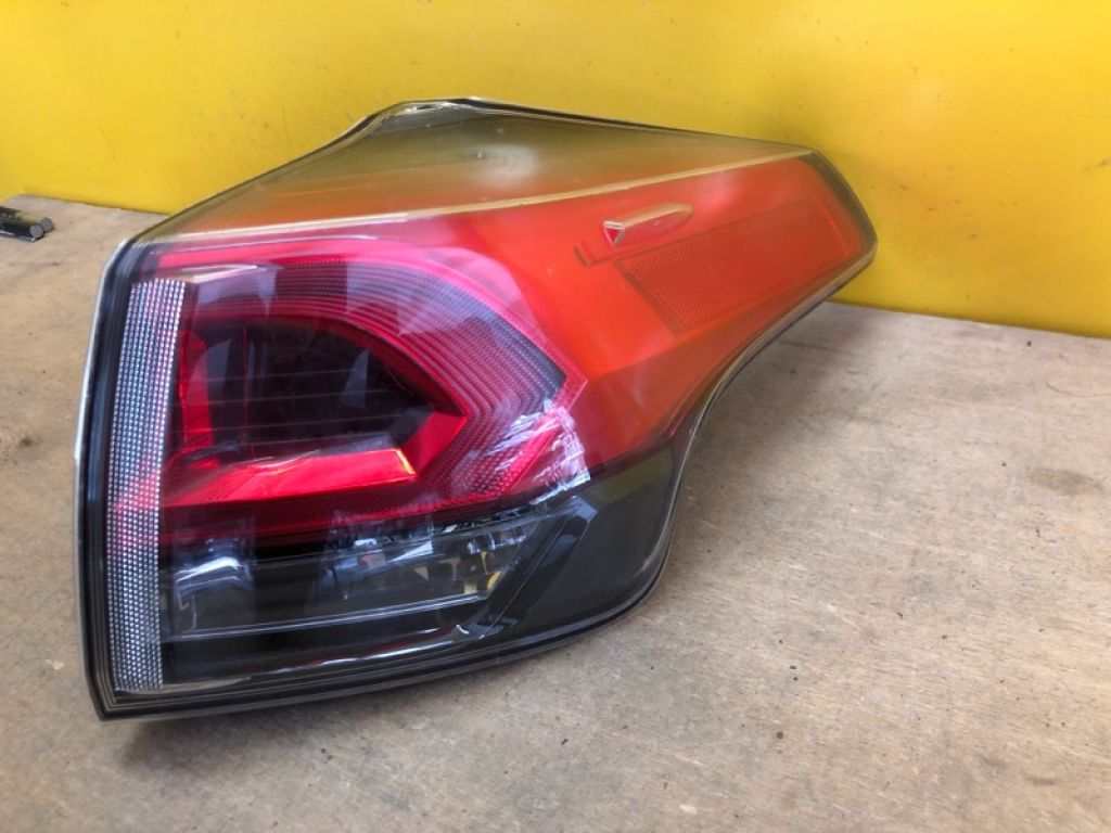 81551-42210 | Ліхтар зовнішній прав. TOYOTA RAV4 13-19 - Фото 3