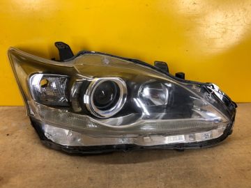 Фара прав. LEXUS CT200 11-17