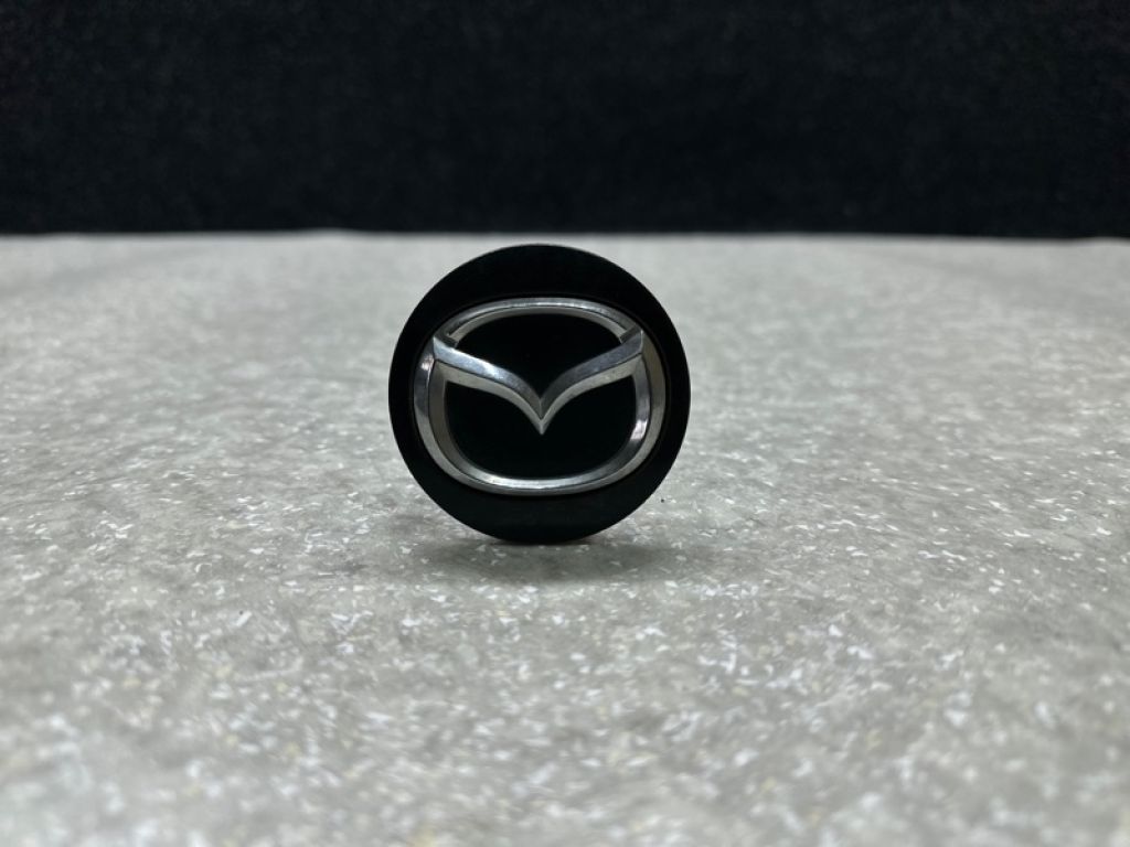 BBM2-37-190 | Заглушка колесного диска MAZDA MX-5 15-