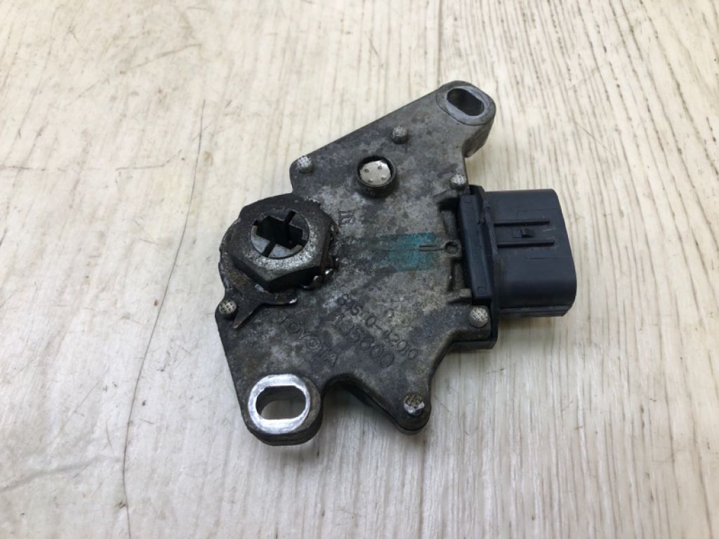8454042010 | Датчик положення селектора АКПП TOYOTA RAV4 05-12