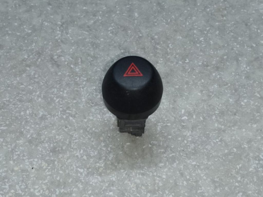 84332-42020 | Кнопка аварійної сигналізації TOYOTA RAV4 05-12