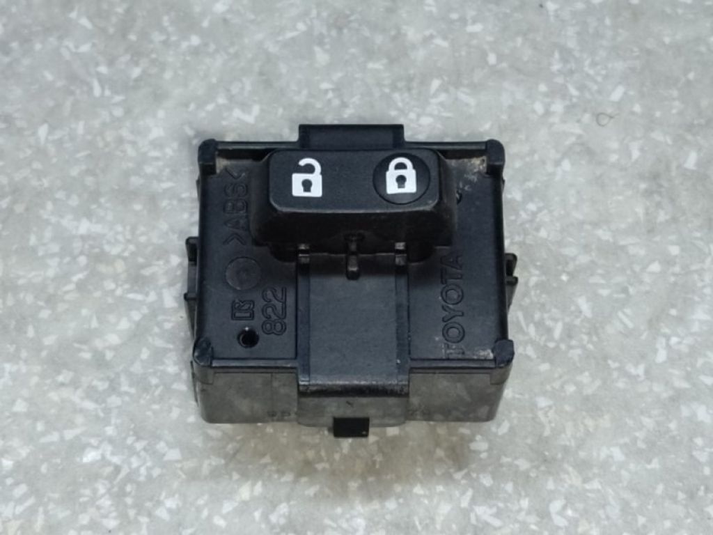 84930-30070 | Кнопка центрального замку передн. прав. LEXUS GS350 GS300 05-11