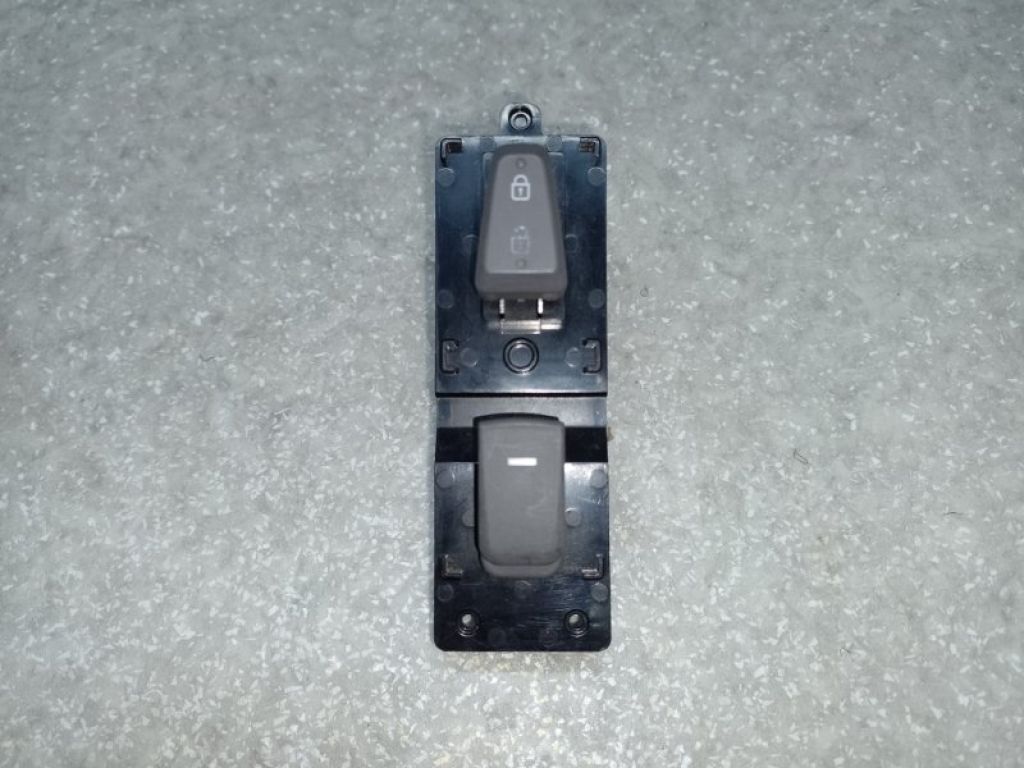 93575-3Q000RAS | Кнопка стеклоподъемника передн. прав. HYUNDAI SONATA YF 10-14