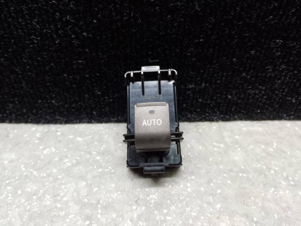 84810-50030 | Кнопка стеклоподъемника передн. прав. LEXUS LS460 12-