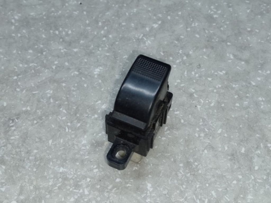 GE4T-66-370A | Кнопка склопідіймача передн. прав. MAZDA 626 GF 97-02