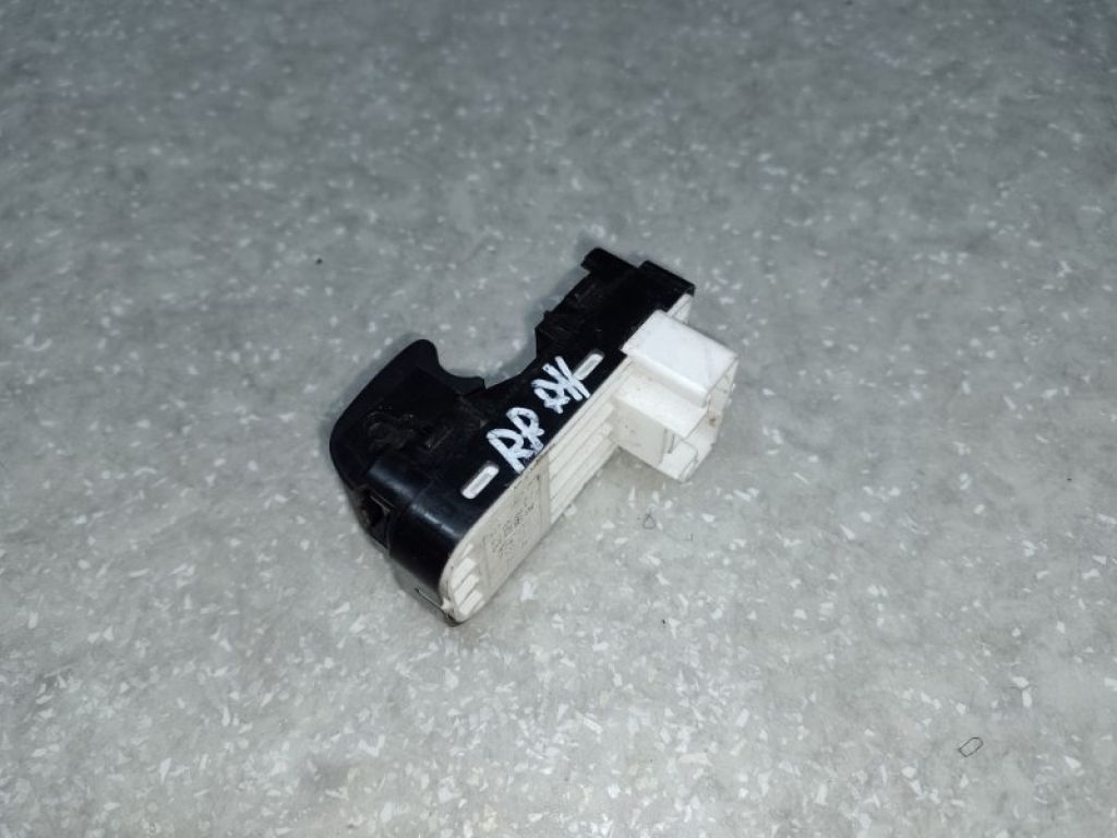 BBM2-66-370 | Кнопка стеклоподъемника задн. MAZDA 3 BL 09-13 - Фото 2