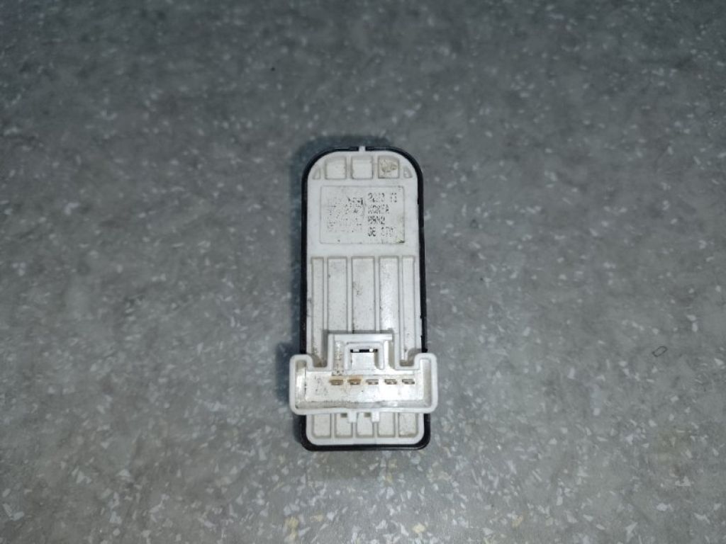 BBM2-66-370 | Кнопка стеклоподъемника задн. MAZDA 3 BL 09-13 - Фото 3