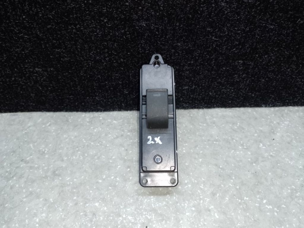 GS1D-66-370 | Кнопка склопідіймача передн. прав. MAZDA 6 GH 07-12