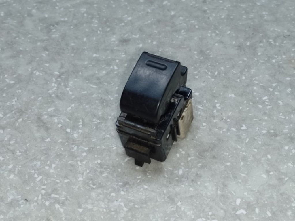 84810-AC010 | Кнопка стеклоподъемника передн. прав. TOYOTA CAMRY 20 96-02