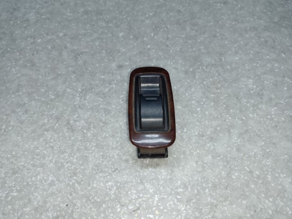 84810-AA010-B0 | Кнопка стеклоподъемника задн. прав. TOYOTA CAMRY 20 96-02