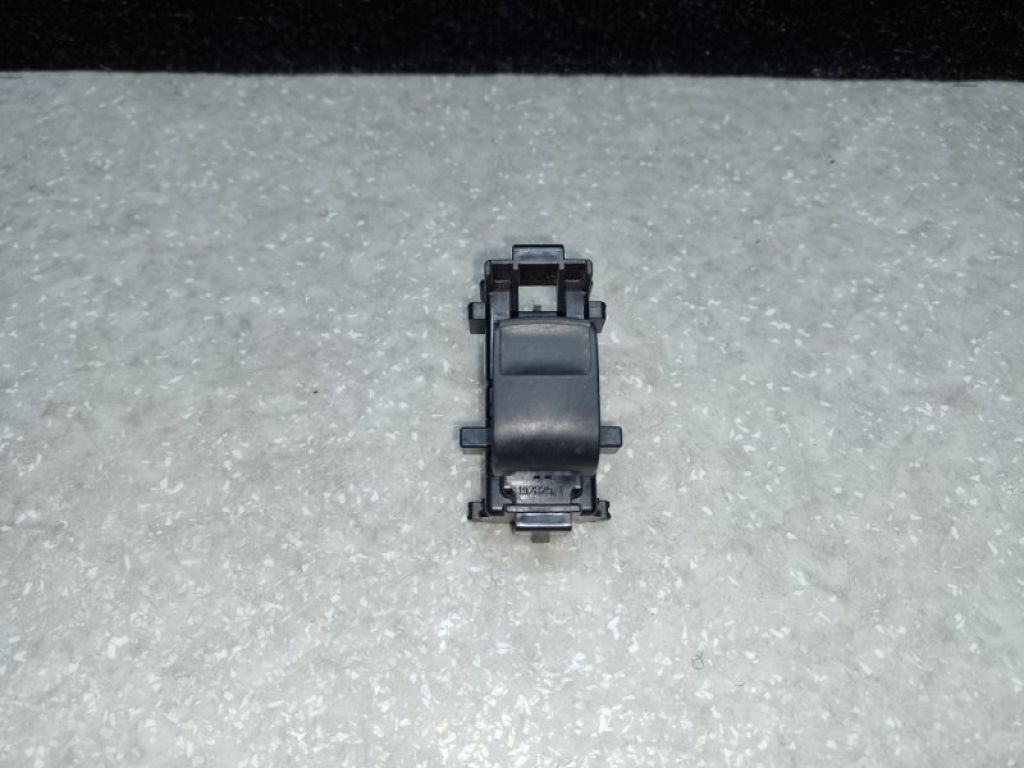 84810-52030 | Кнопка стеклоподъемника задн. TOYOTA RAV4 05-12