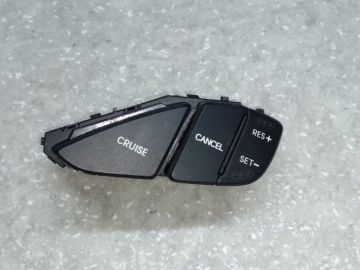 Кнопки на руль прав. HYUNDAI ELANTRA MD 10-15
