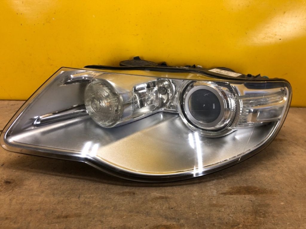 7L6941039C | Фара лів. VOLKSWAGEN TOUAREG 02-10