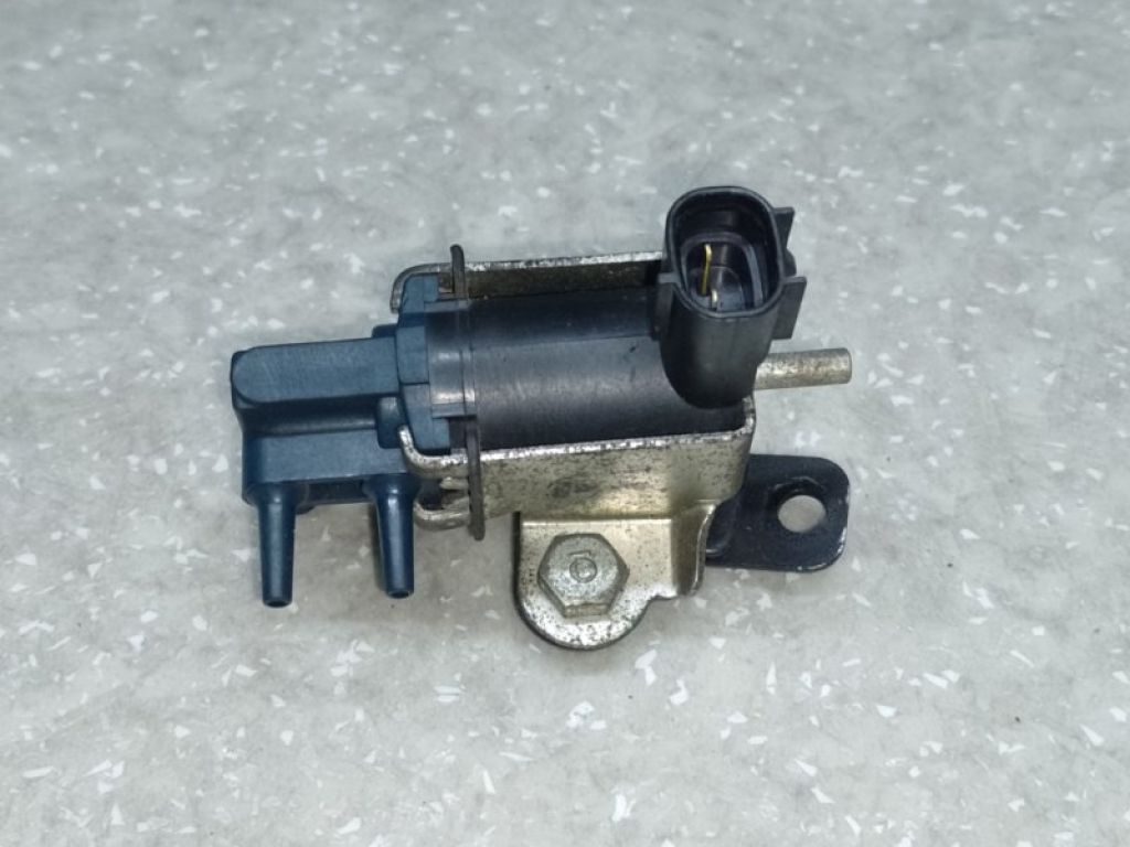 90910-12204 | Клапан електромагнітний (вакуумний) TOYOTA VENZA 09-16