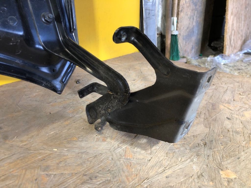 65401-5SK0B | Петля капоту лів. NISSAN LEAF 18- - Фото 3