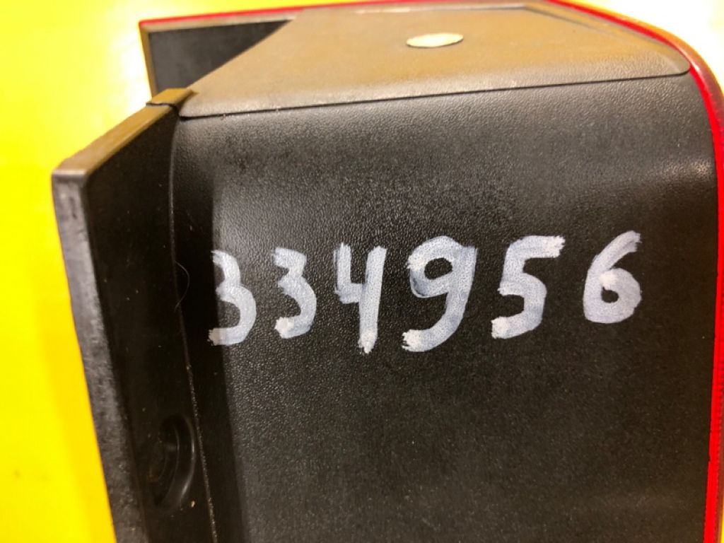 A 906 820 02 64 | Фонарь наружный прав. MERCEDES SPRINTER ( B906 ) 06- - Фото 2