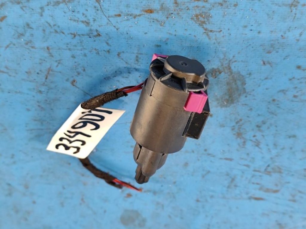 4F0945459B | Датчик положения педали тормоза AUDI A6 (C7) 11-18