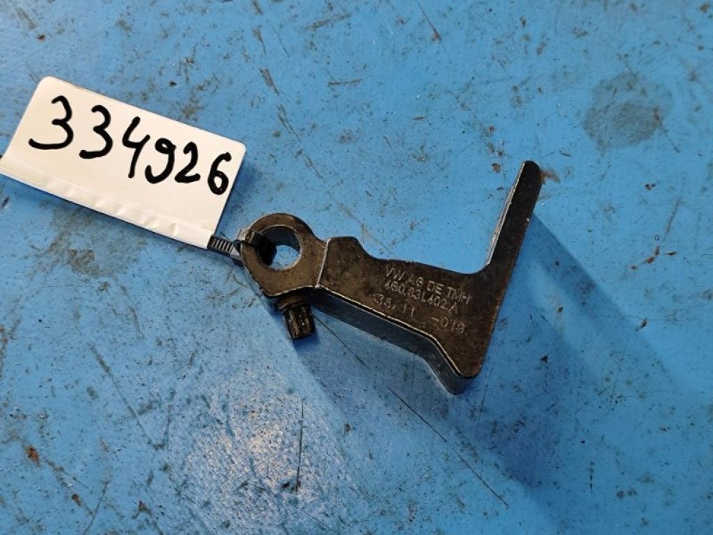 4G0.831.402.A | Петля двери прав. AUDI A6 (C7) 11-18