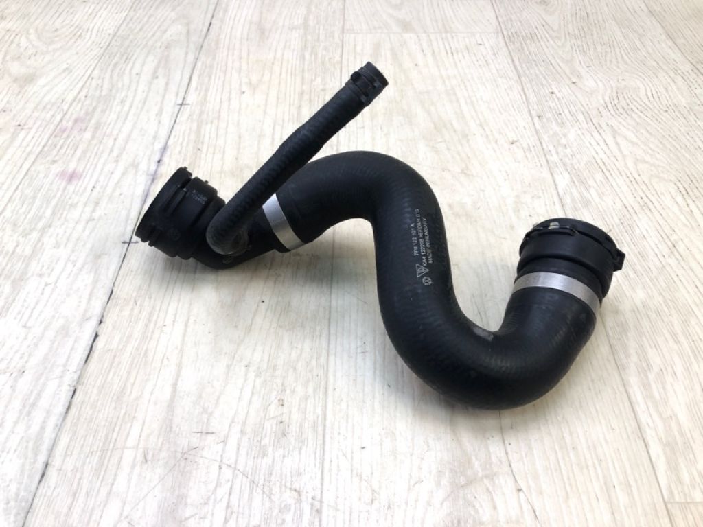 95810640120 | Патрубок системи охолодження PORSCHE CAYENNE 10-18
