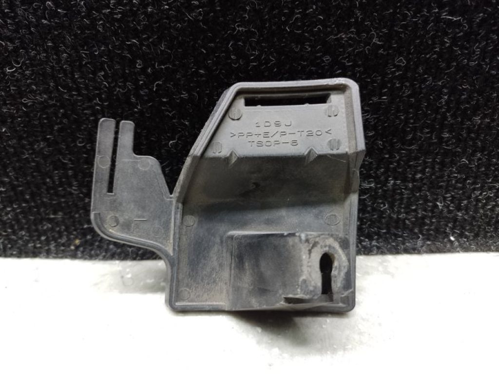 75088-60040 | Кронштейн задн. лев. TOYOTA LAND CRUISER PRADO 120 02-09