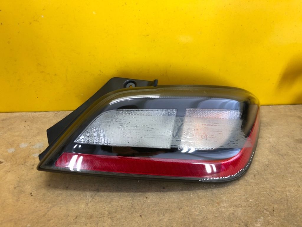 92406-J9500 | Ліхтар зовнішній прав. HYUNDAI KONA OS 17-23