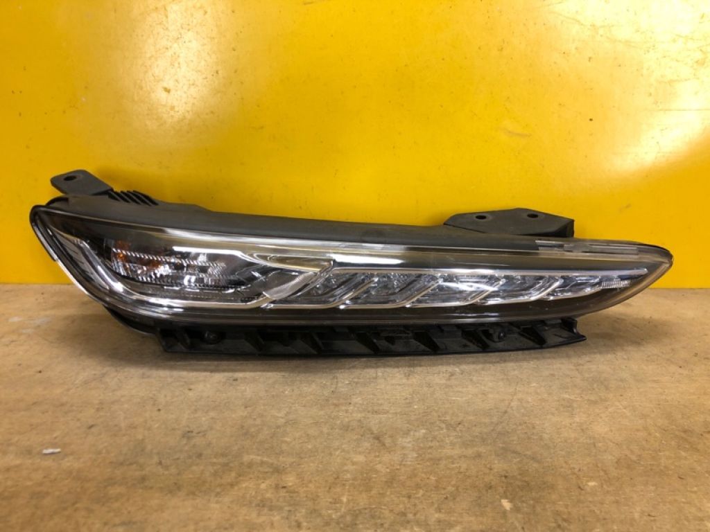92208-J9000 | Дневной ходовой огонь прав. HYUNDAI KONA OS 17-23