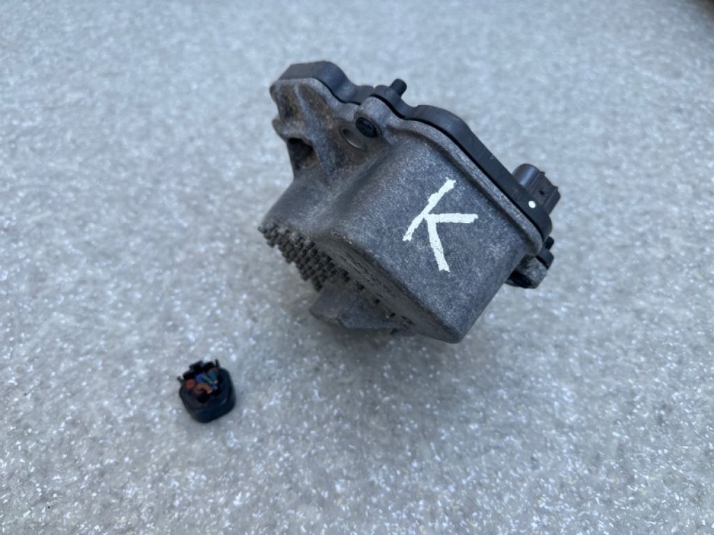 161A0-29015 | Помпа охолодження електрична TOYOTA PRIUS - 30 09-17 - Фото 5