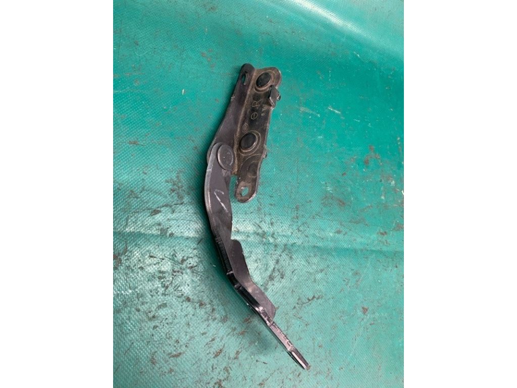 90400-4BA0A | Петля кришки багажника прав. NISSAN X-TRAIL/ROGUE T32 13-20